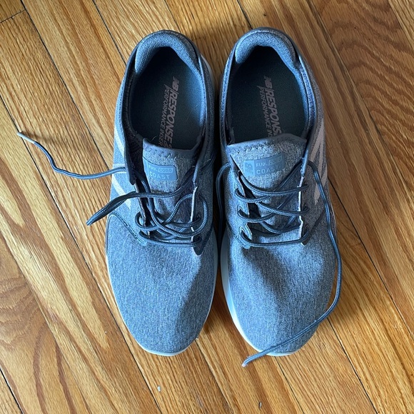 New Balance sneakers - Picture 1 of 2